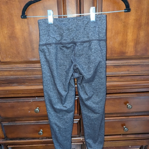 Athleta capris gray xxs - Picture 3 of 4